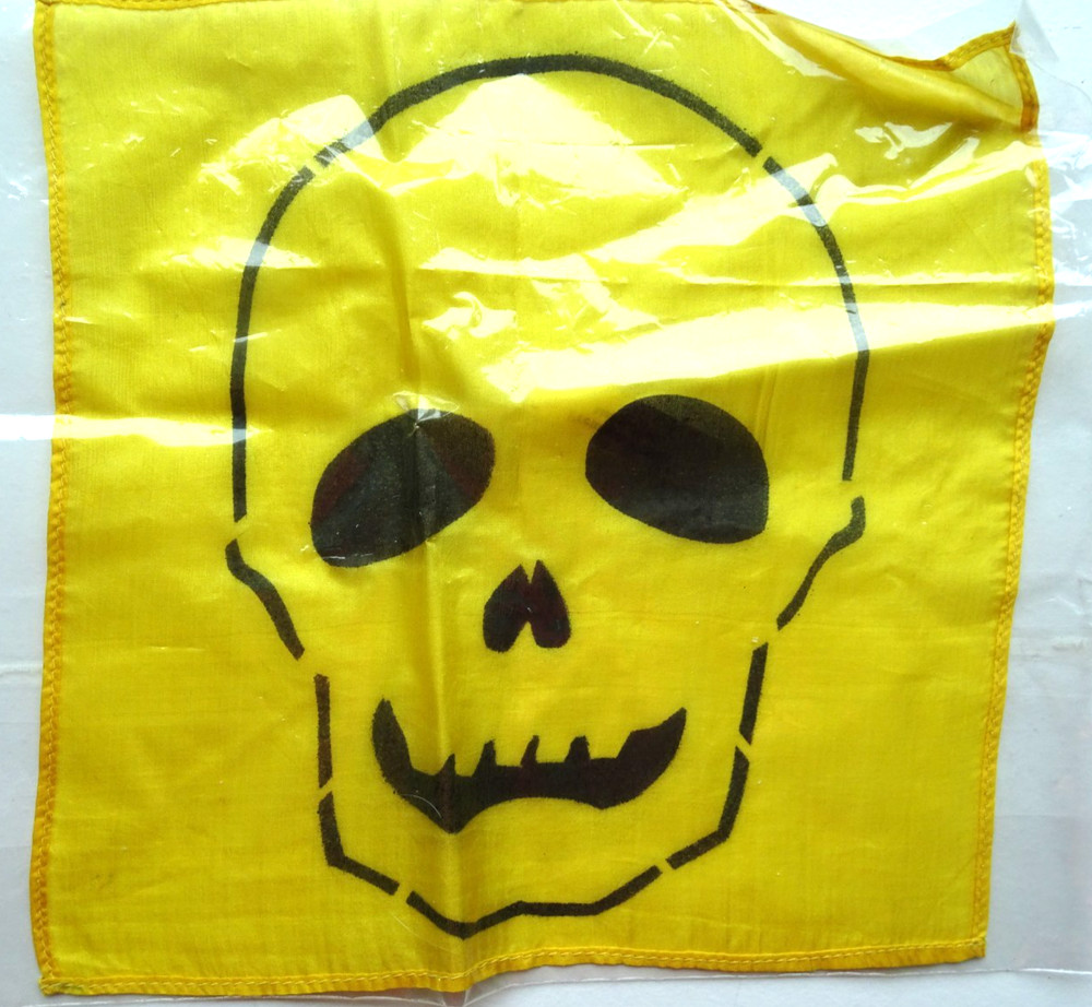 MAGIC - 9" Yellow SKULL 100% Silk (NEW)