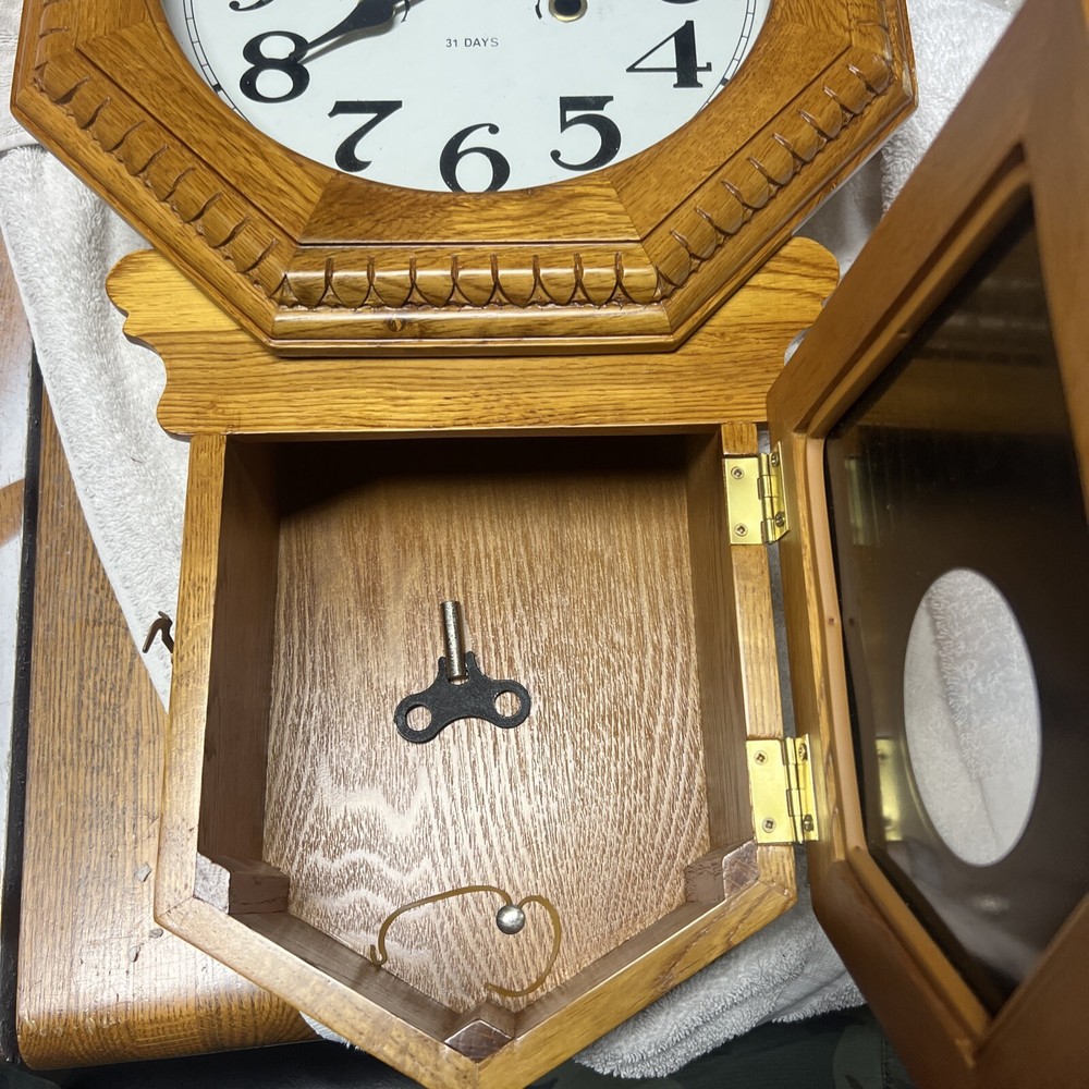 Antique New Heven Regulator Oak Clock