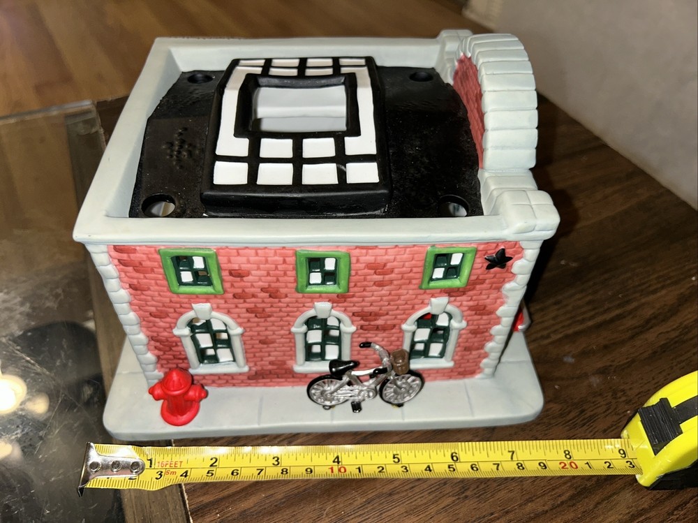 Partylite Retired Hook & Ladder Firehouse Excellent Condition