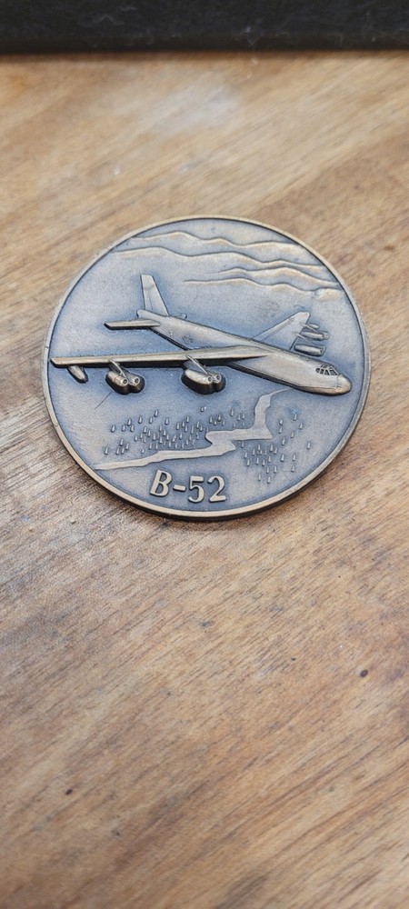 Great  BOEING B-52 Stratofortress Medallion "BUFF" (with Screw Posts on Reverse)