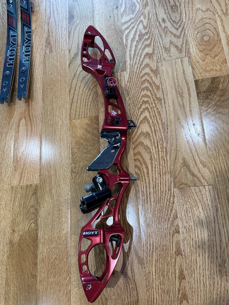 25” Hoyt Formula X Riser signed by Brady Ellison