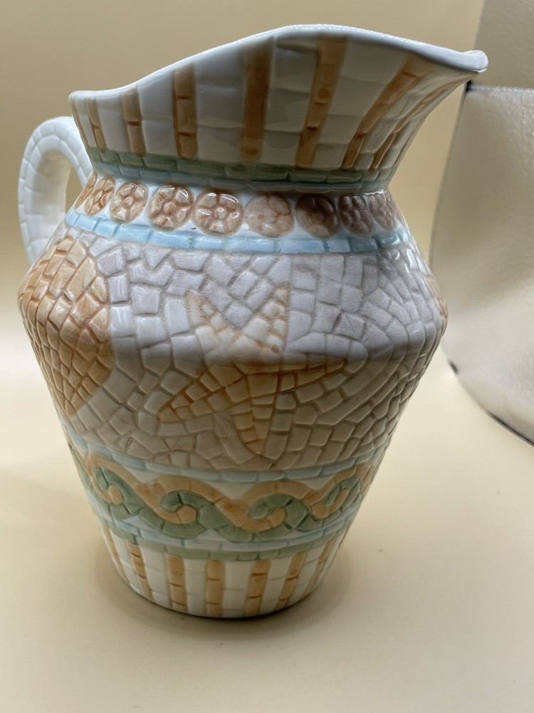 1998 Cracker Barrel Ceramic Glaze Seashell Pitcher~ Great Condition