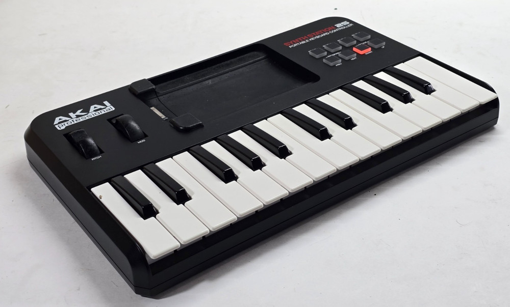Akai professional synthstation 25 portable keyboard controller(Tested/Working)