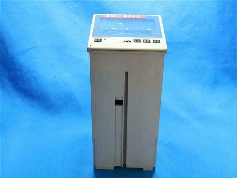 Chino DB DB1150-000 DB1150000 Digital Temperature Controller w/ Missing Cover