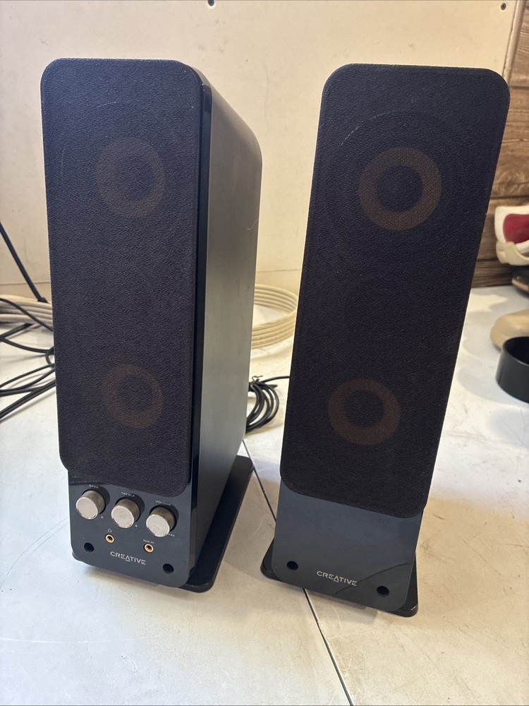 Creative GigaWorks T40 Series II 2.0 Multimedia Speaker System Used Untested!