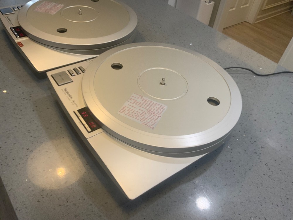 (2) Technics SP-15 Turntable, work perfectly