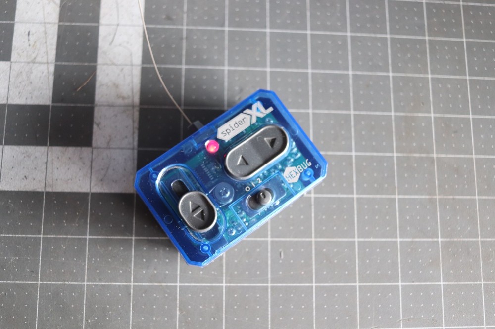 Hexbug Spider XL Blue Remote Good Condition