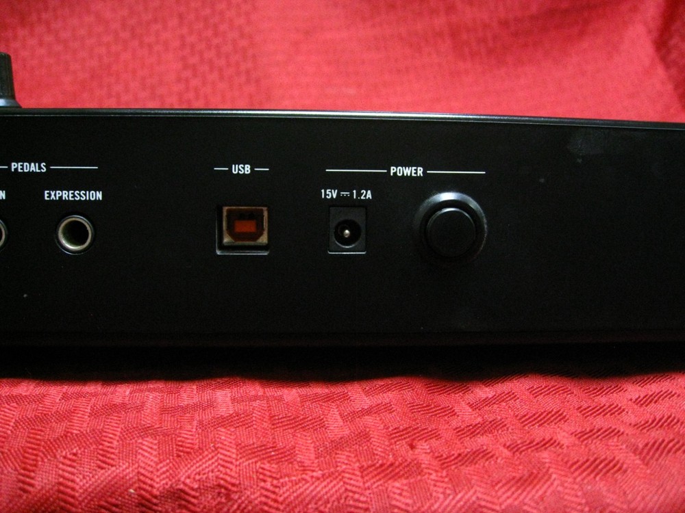 Native Instruments Komplete Kontrol S49 MK1 MIDI Keyboard Controller