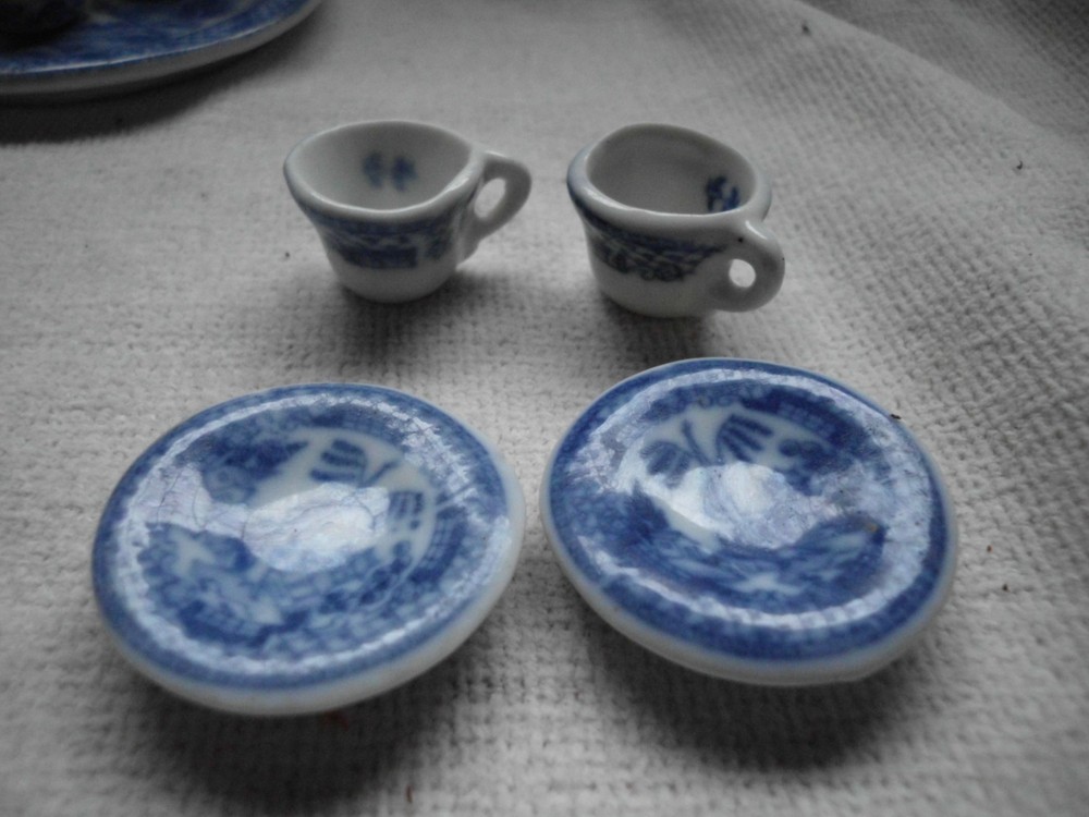 MINIATURE BLUE & WHITE WILLOW PATTERN TEA SET ~
