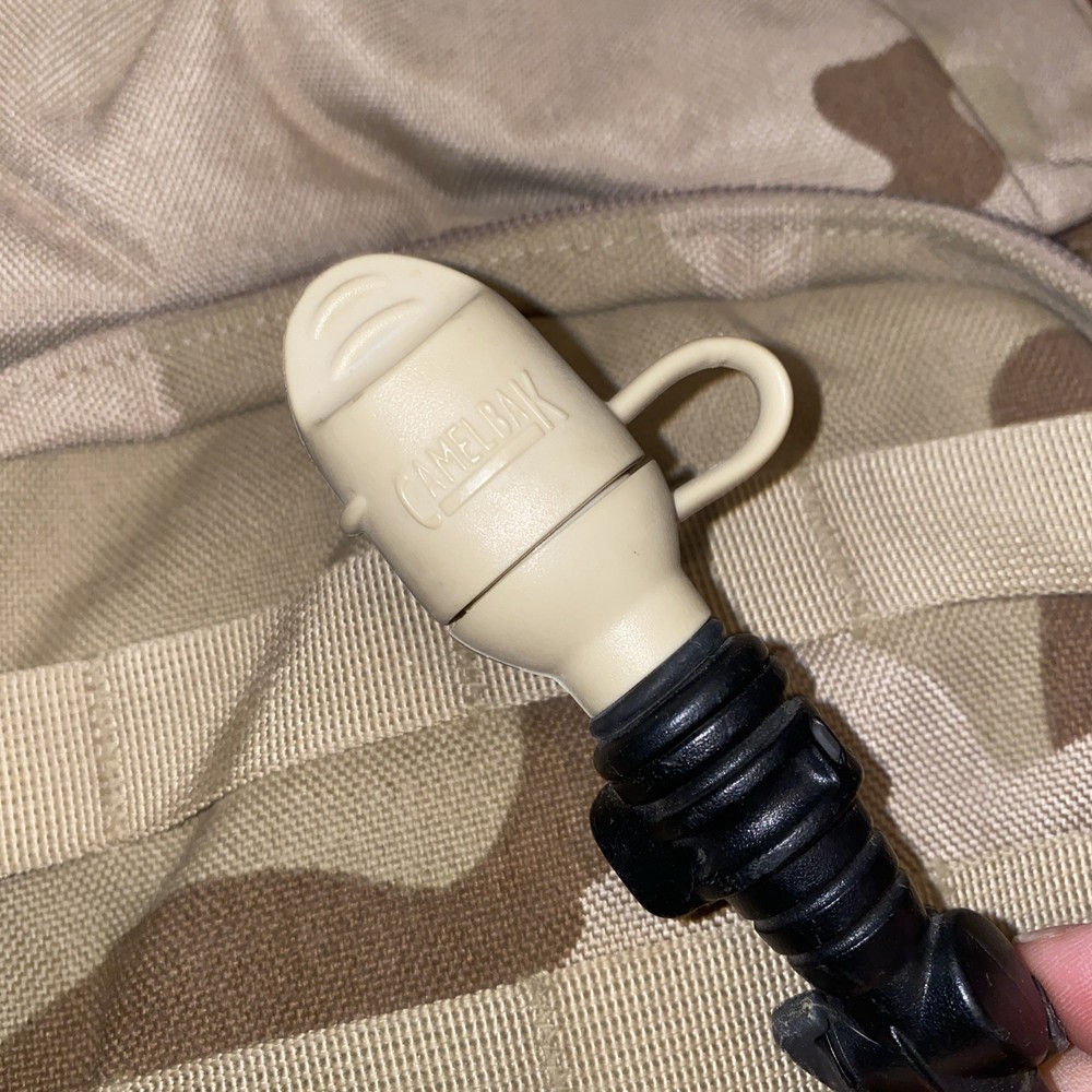 Camelbak M.U.L.E. Maximum Gear Desert Camo hydration pack W/ Bladder (READ)