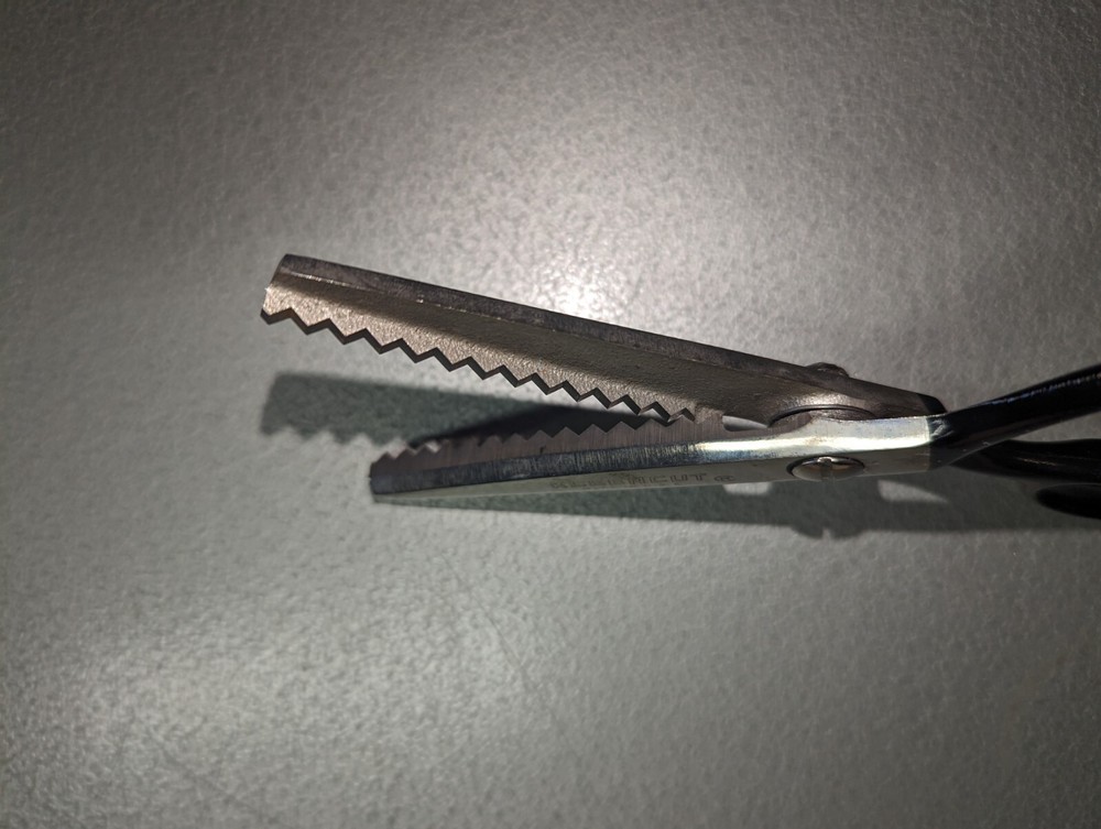 Vintage KLEENCUT PINKING SHEARS w/Automatic Stop Sewing Scissors & Box USA