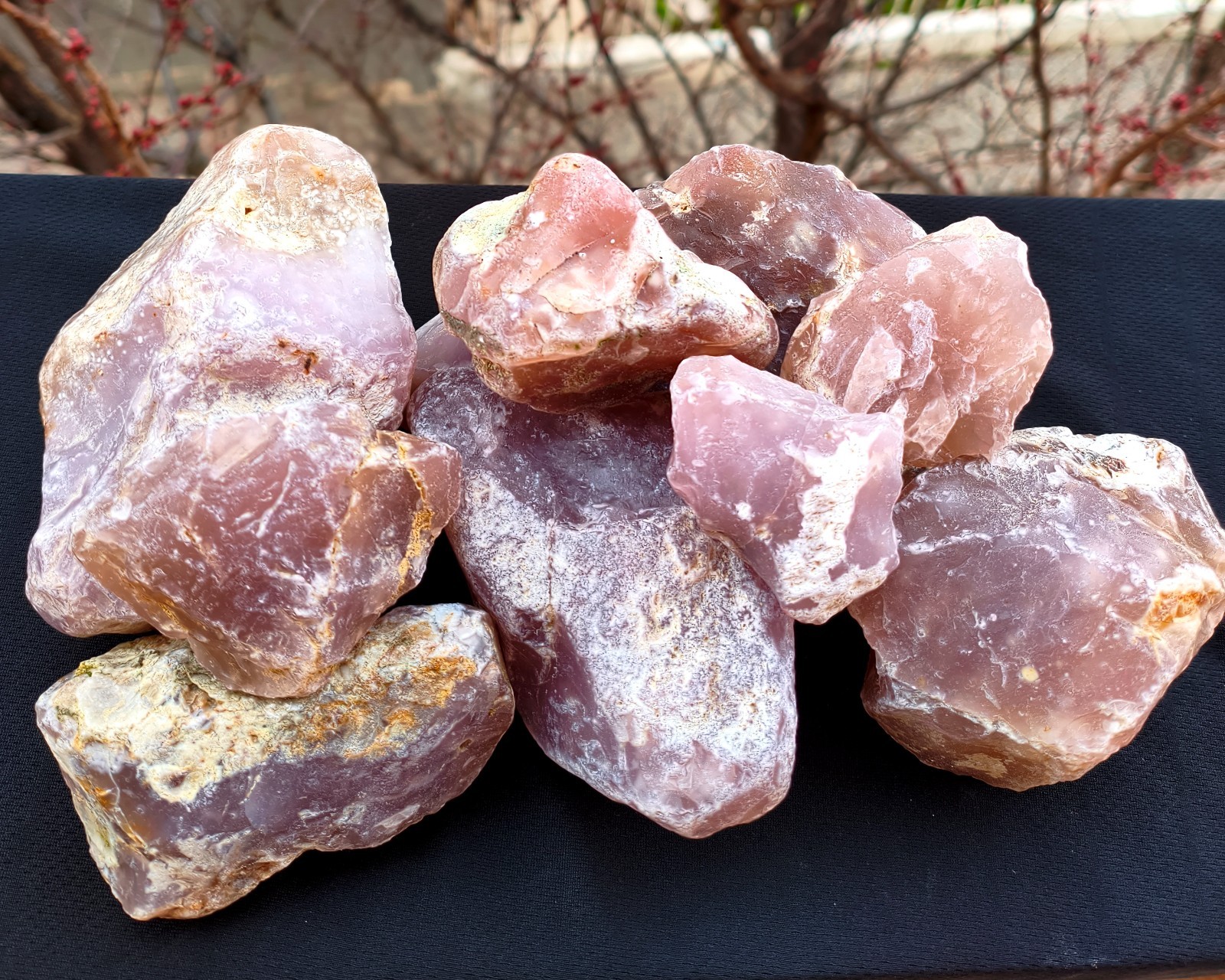 Wholesale Raw Good Color Pink Chalcedony 1 kg