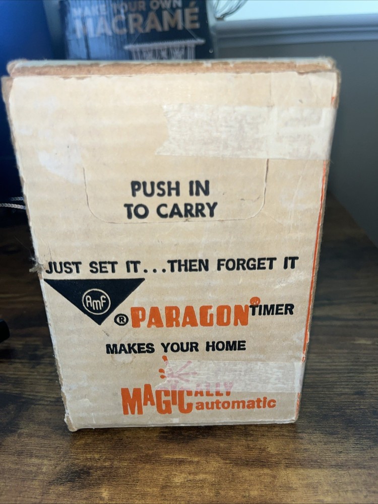 AMF PARAGON 24 HOUR TIMER MODEL ART13-0 W/ RANDOM OFF SWITCH