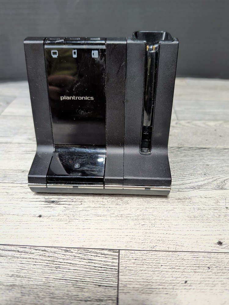 Plantronics Savi W745 Multi Device Wireless Headset System Powers & Holds Charge