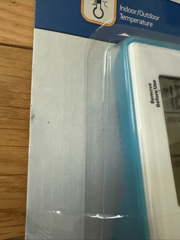 La Crosse Technology Wireless Thermometer 308-1910B w/ Remote Sensor