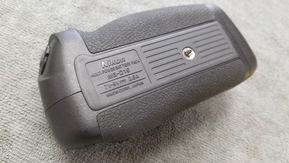 Nikon MB-D16 Multi Power Battery Grip for D750