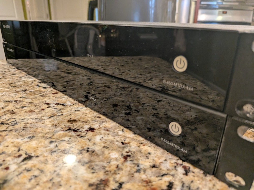 Binary™ 660 Series 4K HDR HDMI Matrix Switcher - 4x4