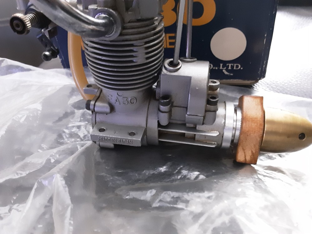 SAITO FOUR STROKE CYCLE FA-30 5cc ENGINE