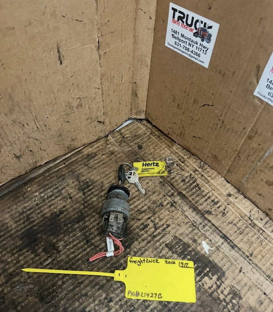 FREIGHTLINER IGNITION STARTER SWITCH WITH KEY USED P/N 21427B