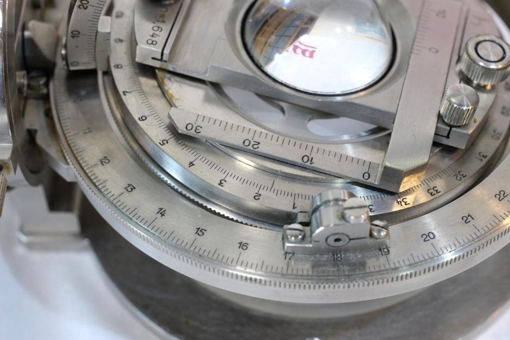 Leitz Universal Rotating Stage UT4 Transmitted Polarizing 4-Axis SN1892 From JP