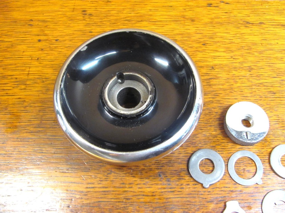 Singer 101 Sewing Machine Hand Wheel Assembly with Washers & Nut