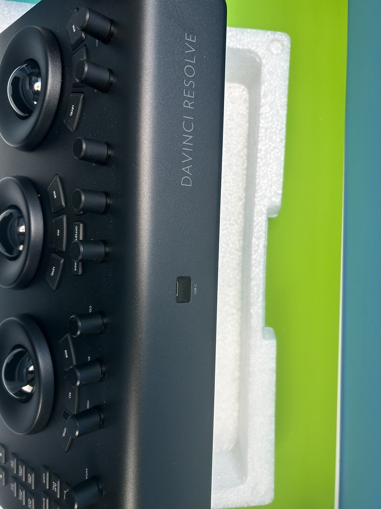 Blackmagic Design Davinci Resolve Micro Panel