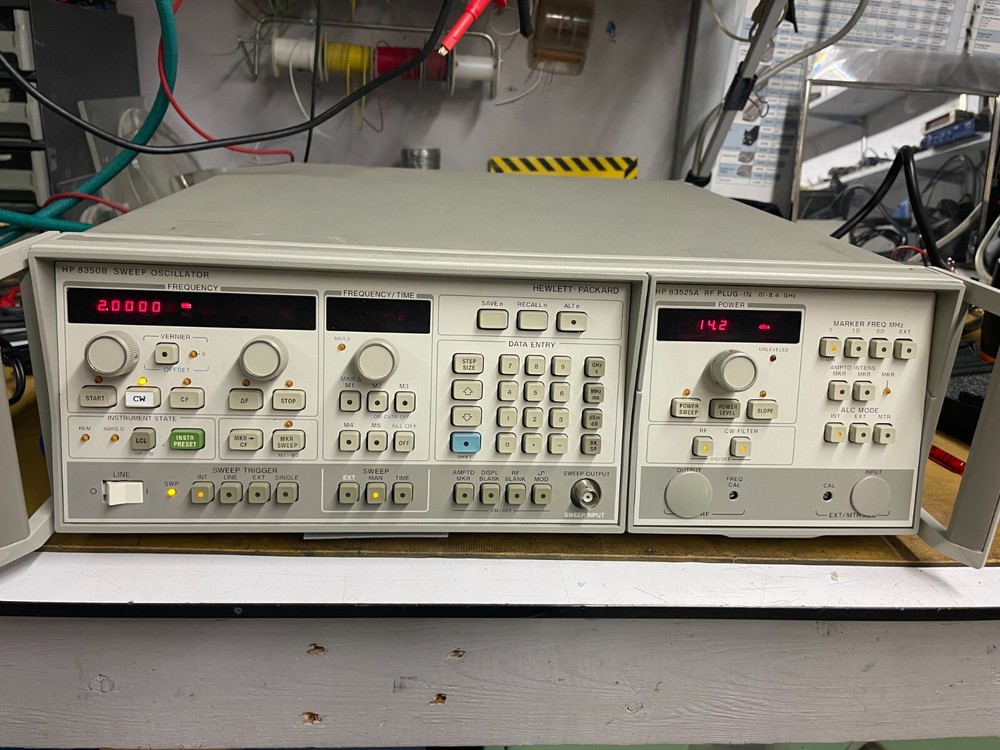 Hewlett Packarad 83525A RF Plug-In Options 002004 - Oscillator