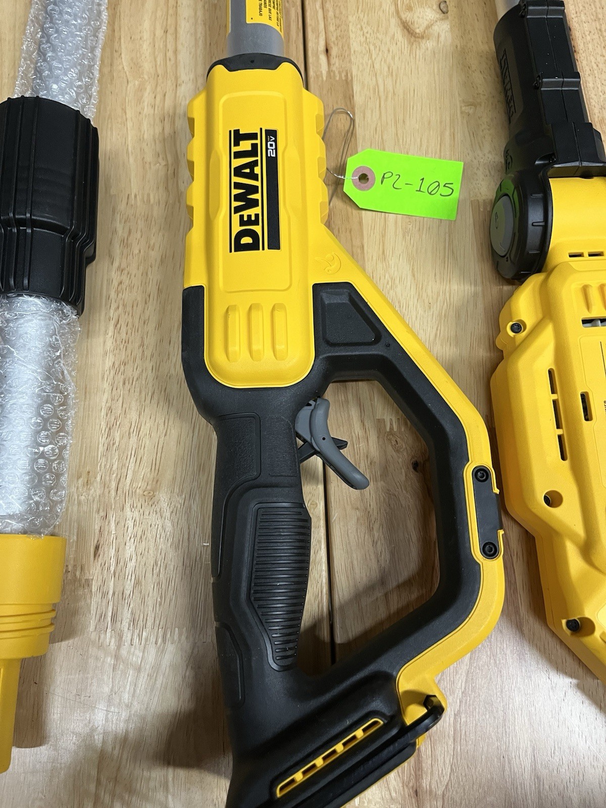 New DeWalt DCPPR320D1 20V MAX* 1-1/2 in. Cordless Pole Pruner (TOOL ONLY) P4-01