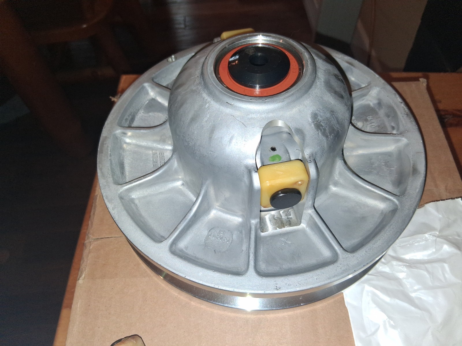 NEW OEM Polaris Boss 9.5 30MM Basic Driven Secondary Clutch 1323403