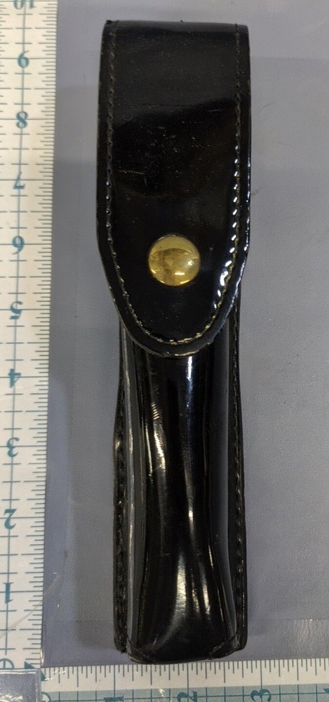 GOULD & GOODRICH H622-4Flashlight Case Black Leather