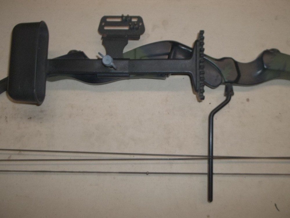 Pro Line Compound Bow...Intermediate...40:50 Lbs...27" Draw Length