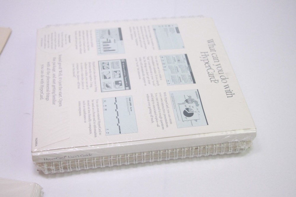 Apple Macintosh System Software Version 6.0.4 HyperCard. Program disks Use Guide