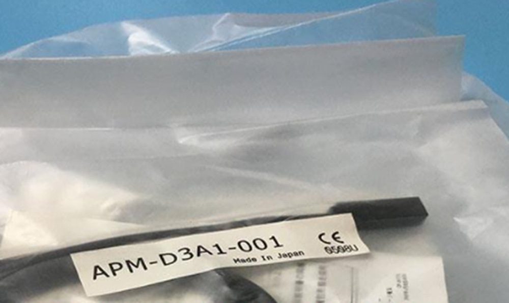 NEW AZBIL APM-D3A1-001 Proximity Sensor