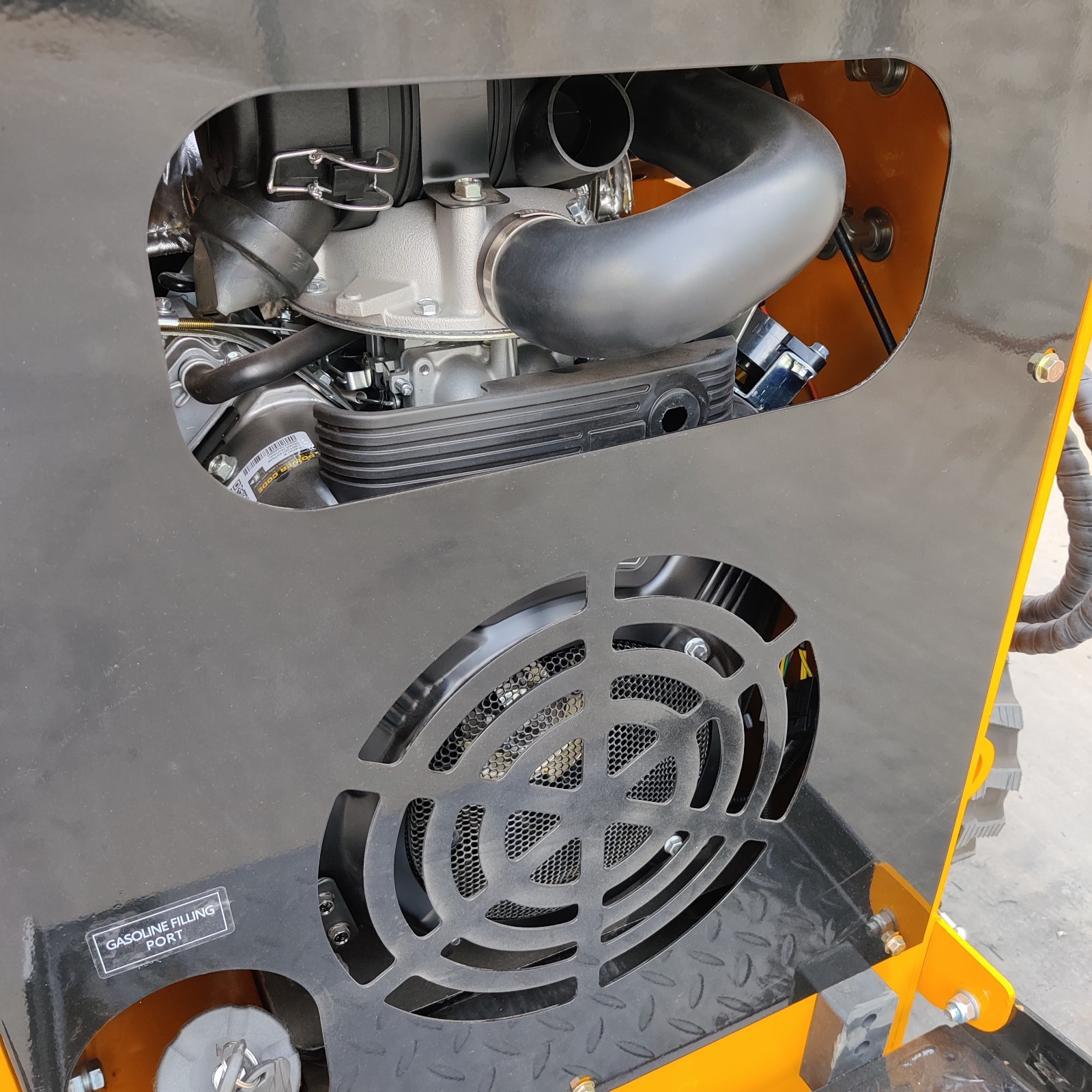 Free Shipping Mini Skid Steer Loader TYPHON STOMP 501 Compact Track 23.5 HP Gas