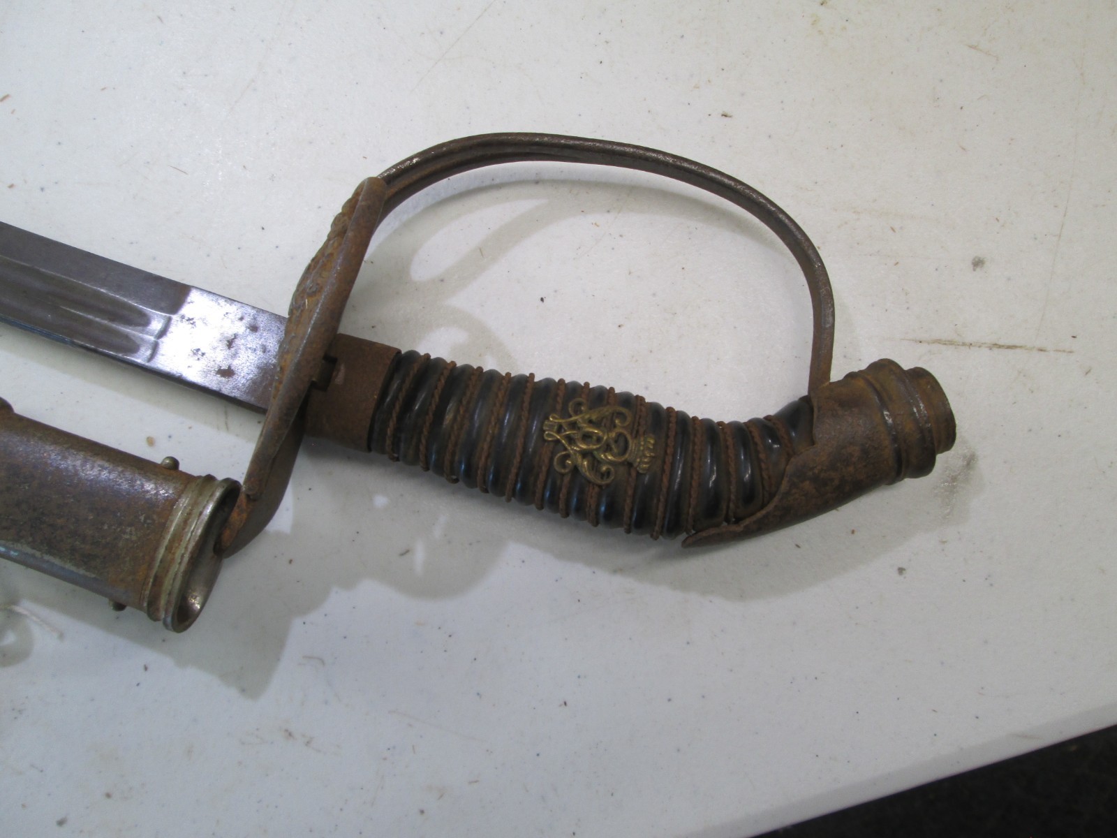 WWI GERMAN PRUSSIAN OFFICERS SWORD & SCABBARD FOLDING GUARD MAKER EICKHORN #Y54