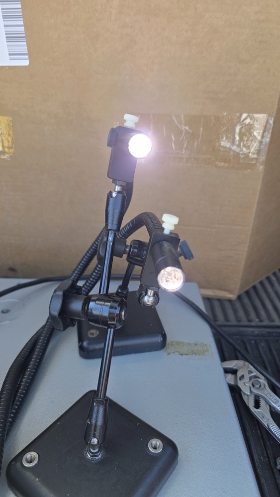 Fiber Optic Illuminator 8300-115