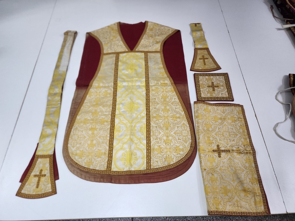 Antique Fiddleback Chasuble