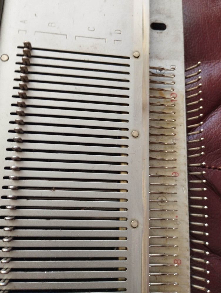 Empisal Knitmaster 323 Knitting Machine Japan