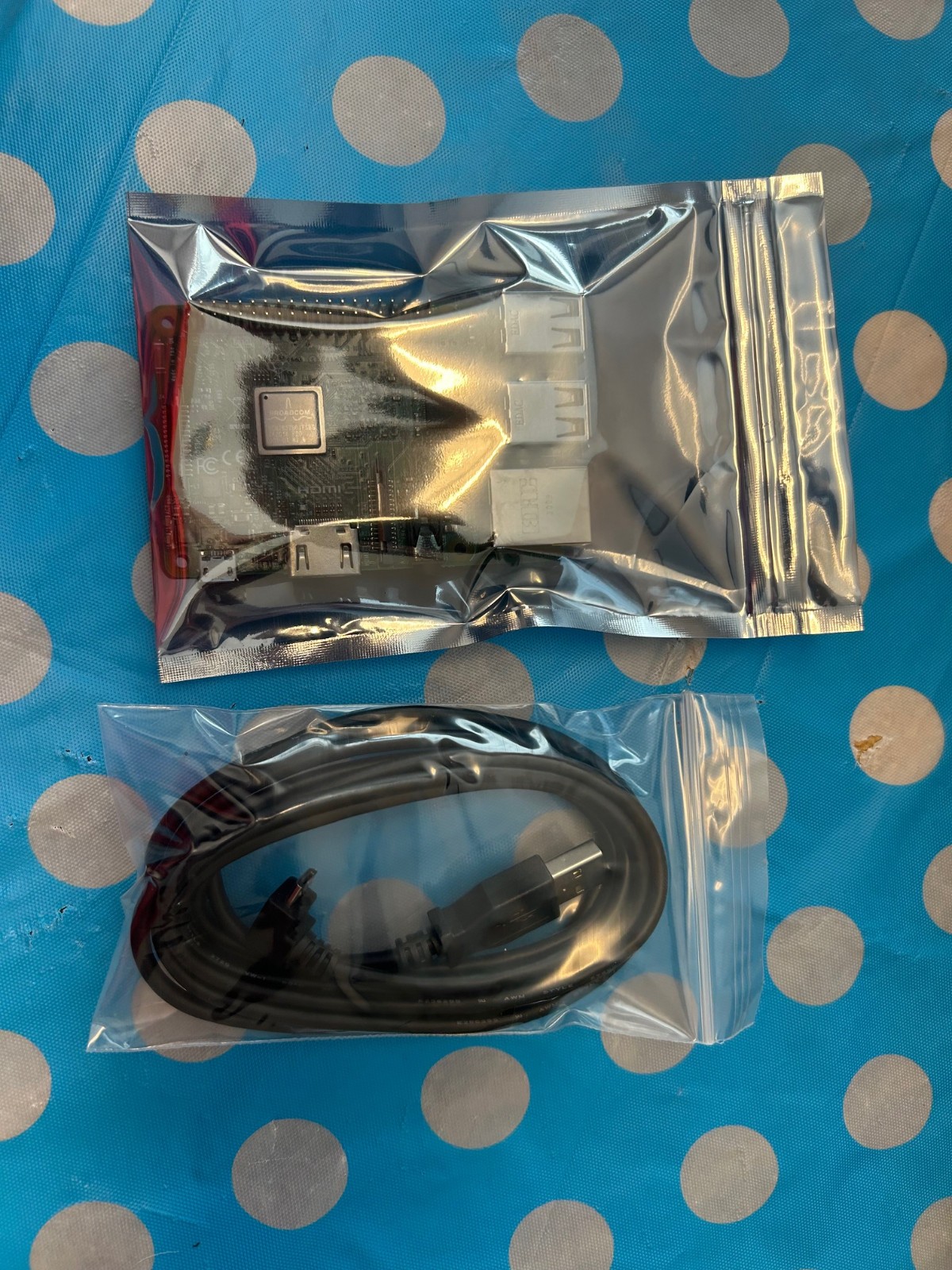 Raspberry Pi 3 Model B Quad Core 1.2ghz 64bit CPU 1gb RAM WiFi & Bluetooth 4.1