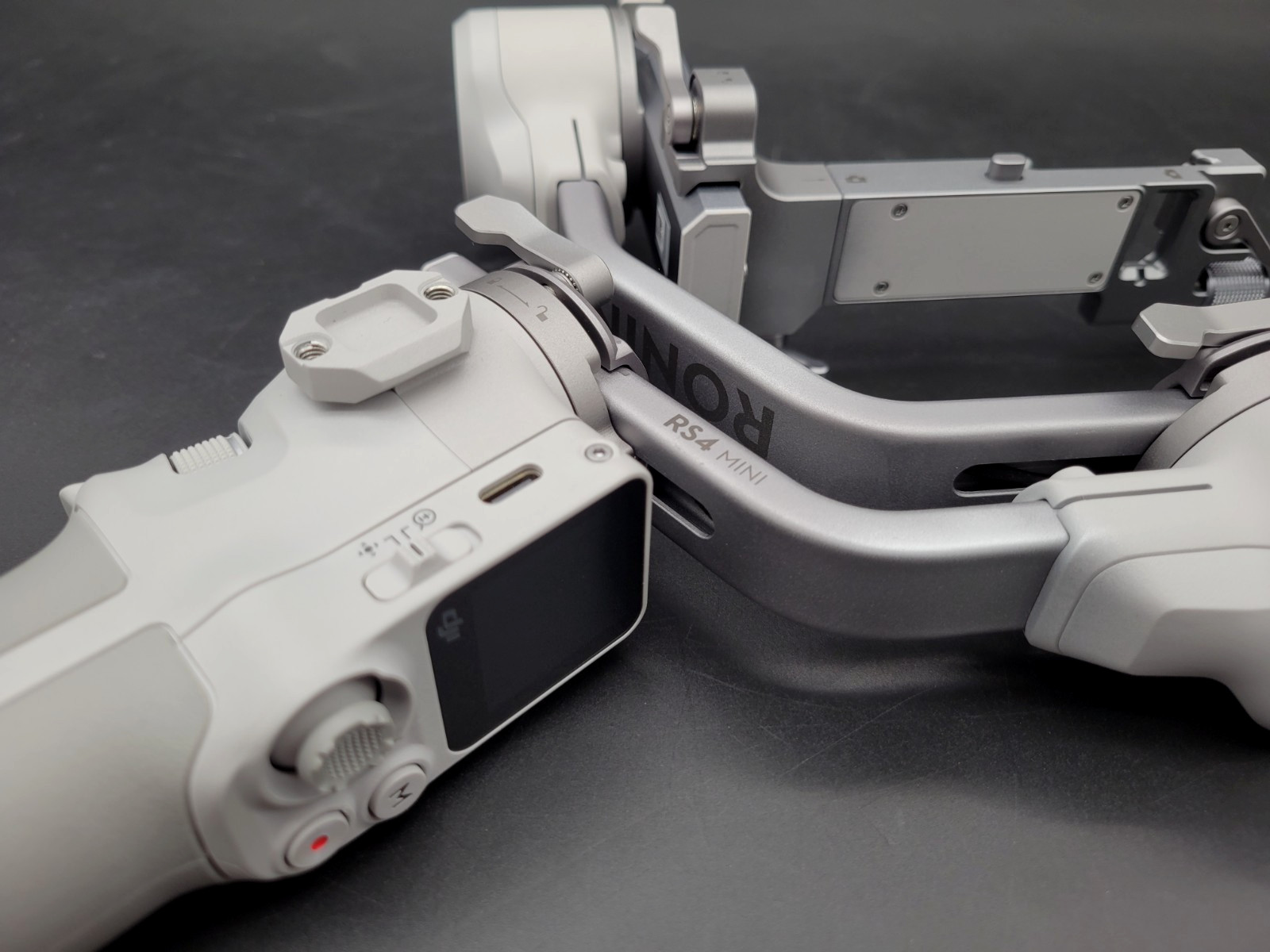 DJI RS 4 Mini 3-Axis Gimbal Stabilizer for Cameras MINT Complete Set