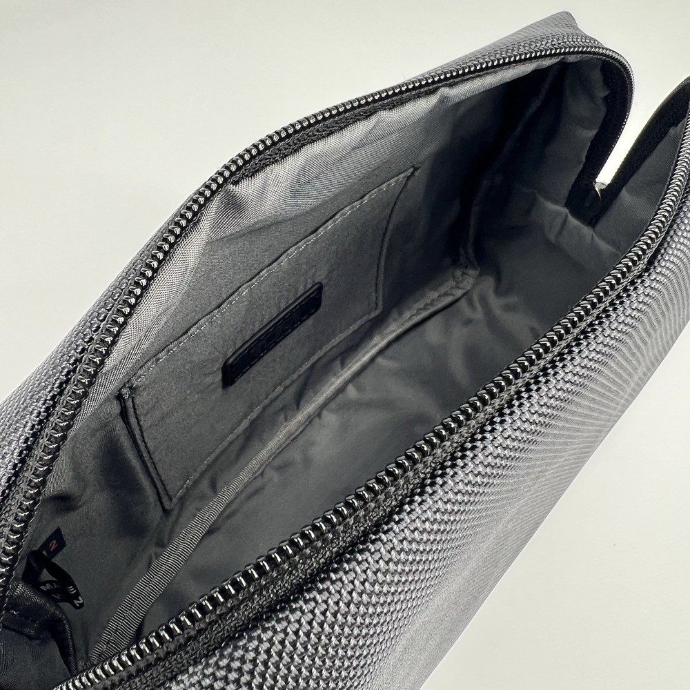 TUMI Travel Kit Medium Accessory Pouch Seal Grey