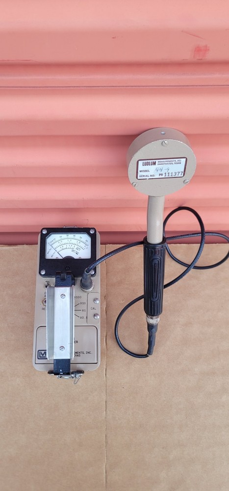 Ludlum Model 3 Survey Meter CPM 44-9