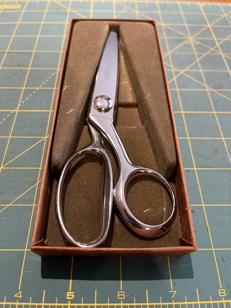 Gingher 7 1/2" Pinking Shears for Sewing and Crafts Zig Zag Cut Pattern