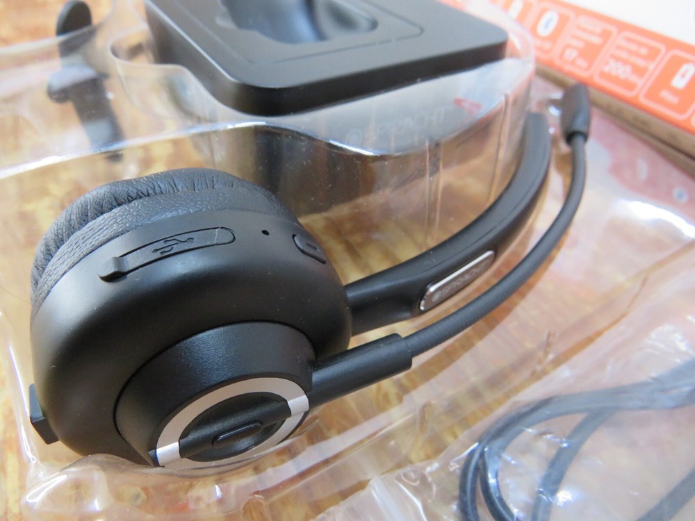 Spracht Zum BT Mobile Office Bluetooth Wireless Headset + Base