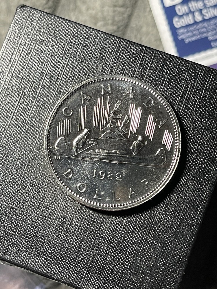 1982 canada proof dollar Very Nice 😊