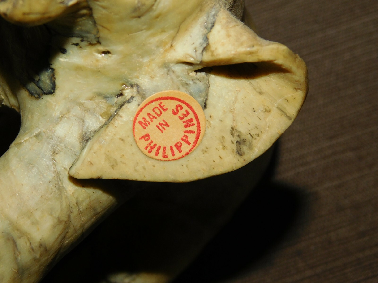 VINTAGE MADE IN PHILIPPINES CRUSHED OYSTER SHELL ELEPHANT *TAIL & TRUNK BROKEN*