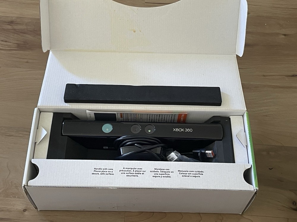 Microsoft LPF-00068 Motion Sensing Gaming Sensor KINECT Xbox 360 Model #1414