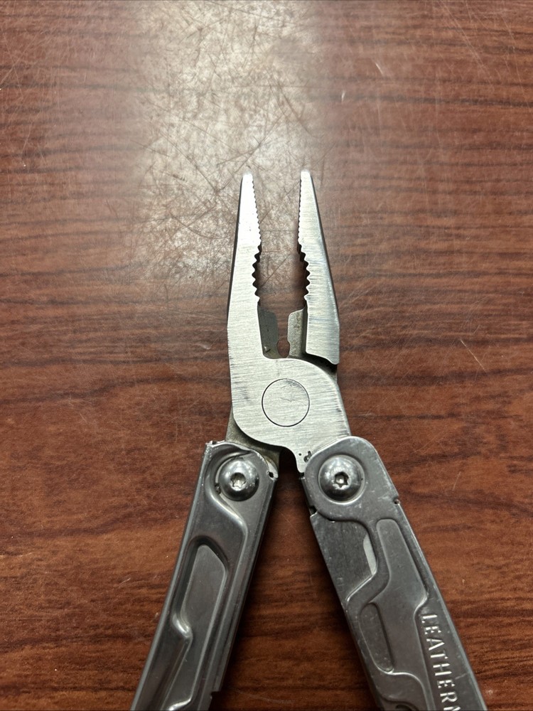 Leatherman Rev 3.8" Multi-Tool, Stainless