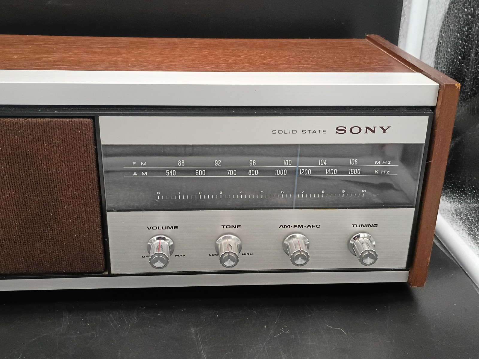 Vintage Sony 8F-56W AM FM 9 Transistor Table Radio Wood Cabinet Japan Working