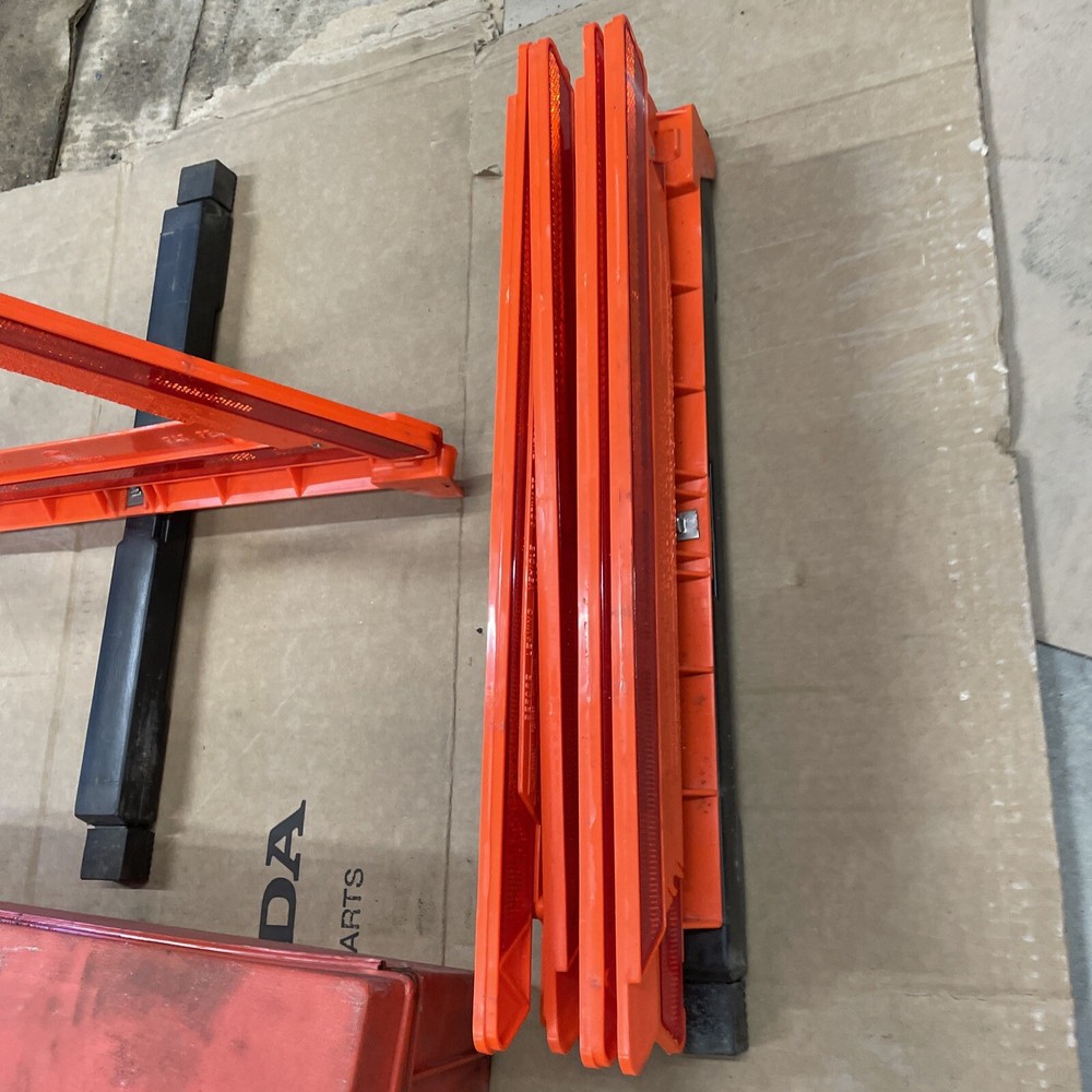 Hella Emergency Triangle use Safety